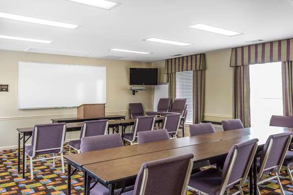  - Quality Inn Crossville - I-40, Exit 317