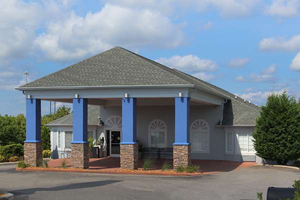 Exterior view - Quality Inn Crossville - I-40, Exit 317