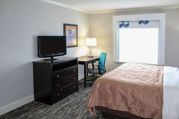  - Quality Inn Crossville - I-40, Exit 317