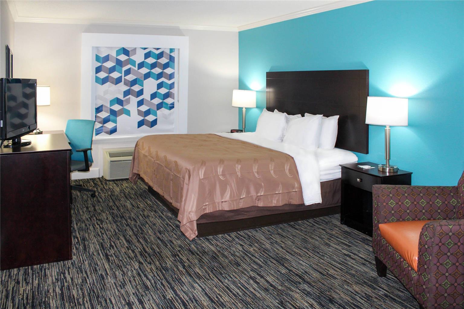 QUALITY INN CROSSVILLE NEAR CUMBERL-guestroom-Guest Room,On-Site.jpg
