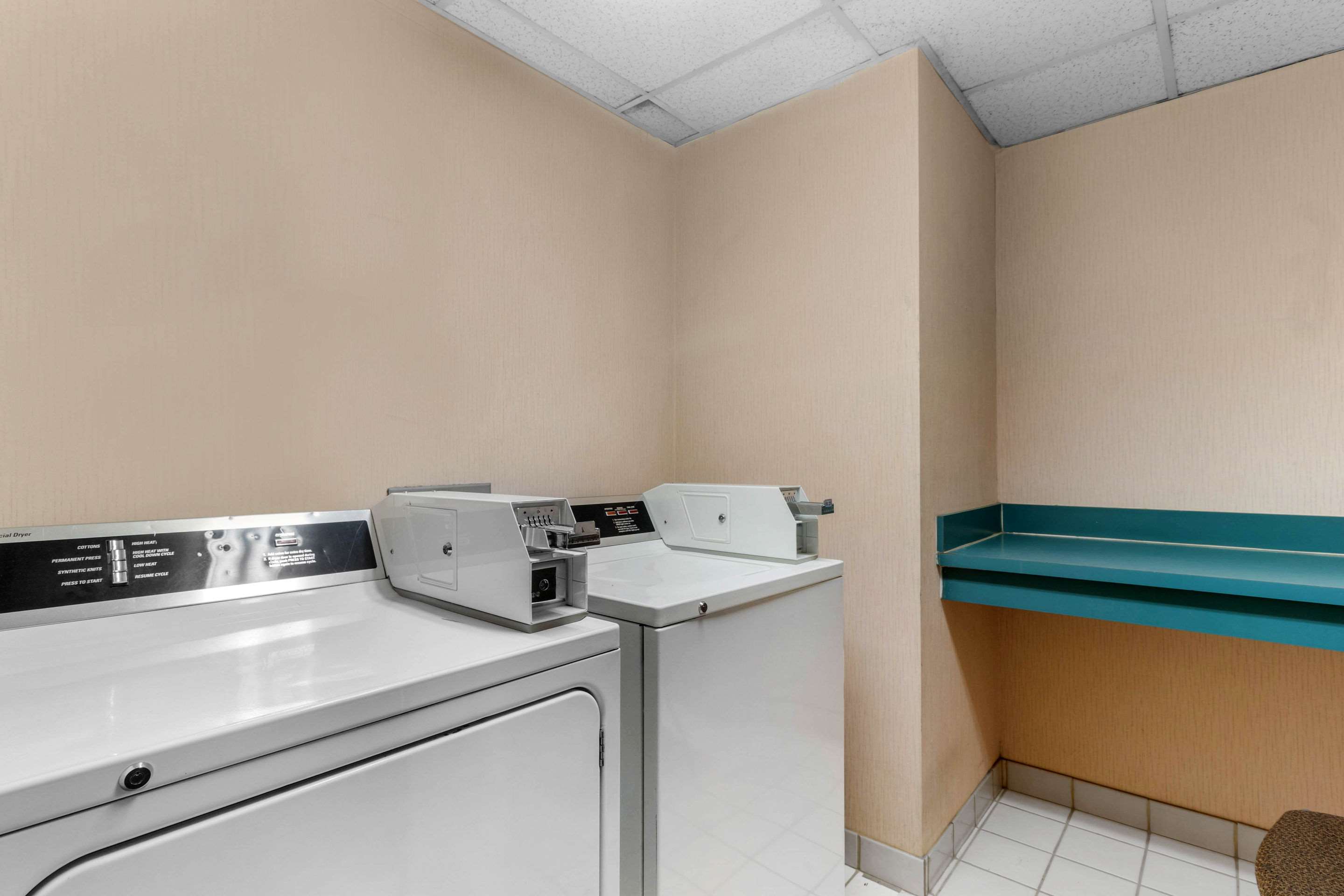 Guest laundry facilities | Sleep Inn & Suites Knoxville West