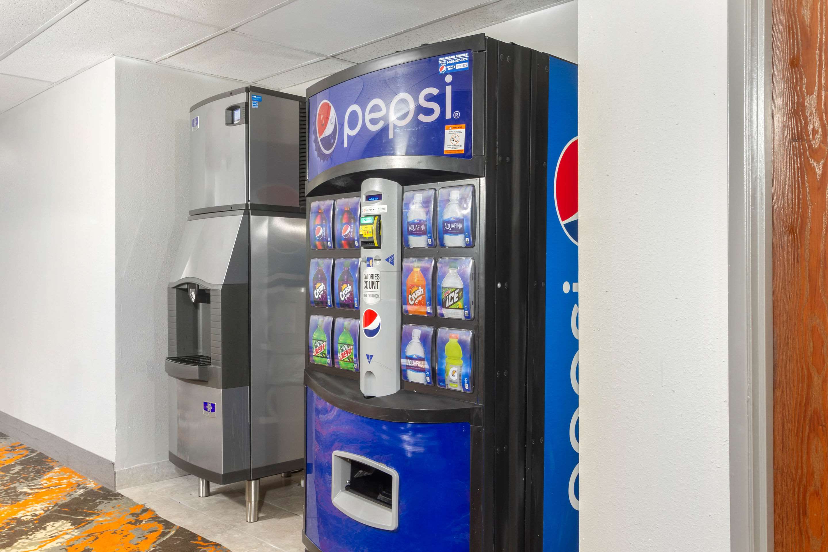 Hotel vending area | Sleep Inn & Suites Knoxville West