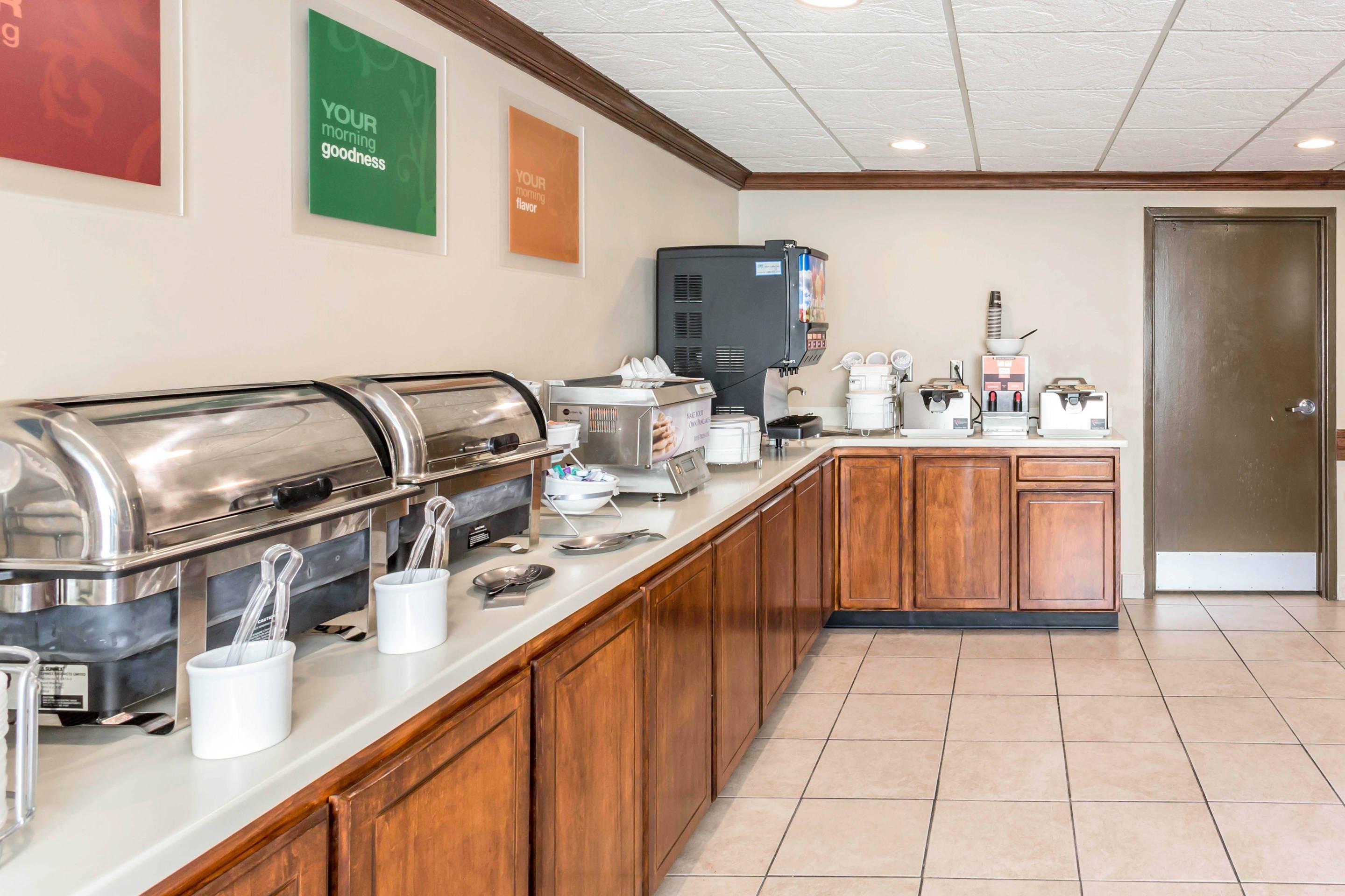 Breakfast area | Comfort Inn Franklin Highway 96