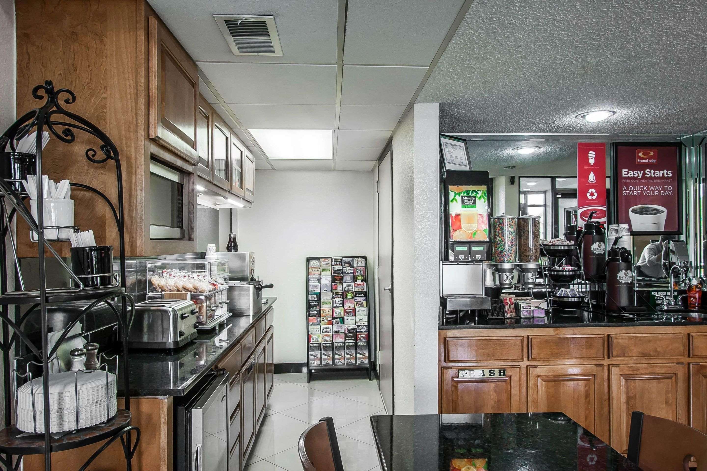 Breakfast counter | Econo Lodge Inn & Suites