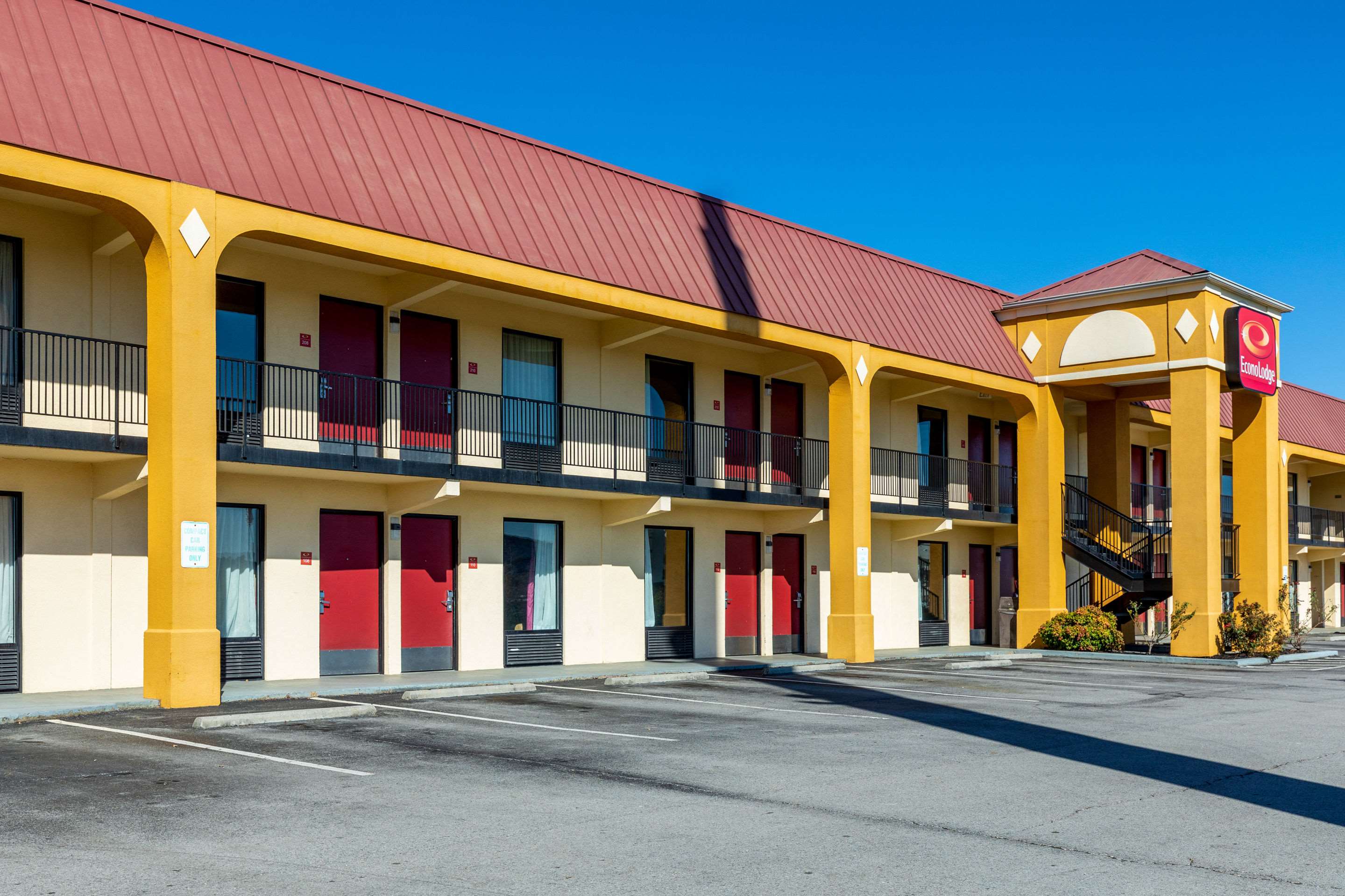 Hotel exterior | Econo Lodge Knoxville