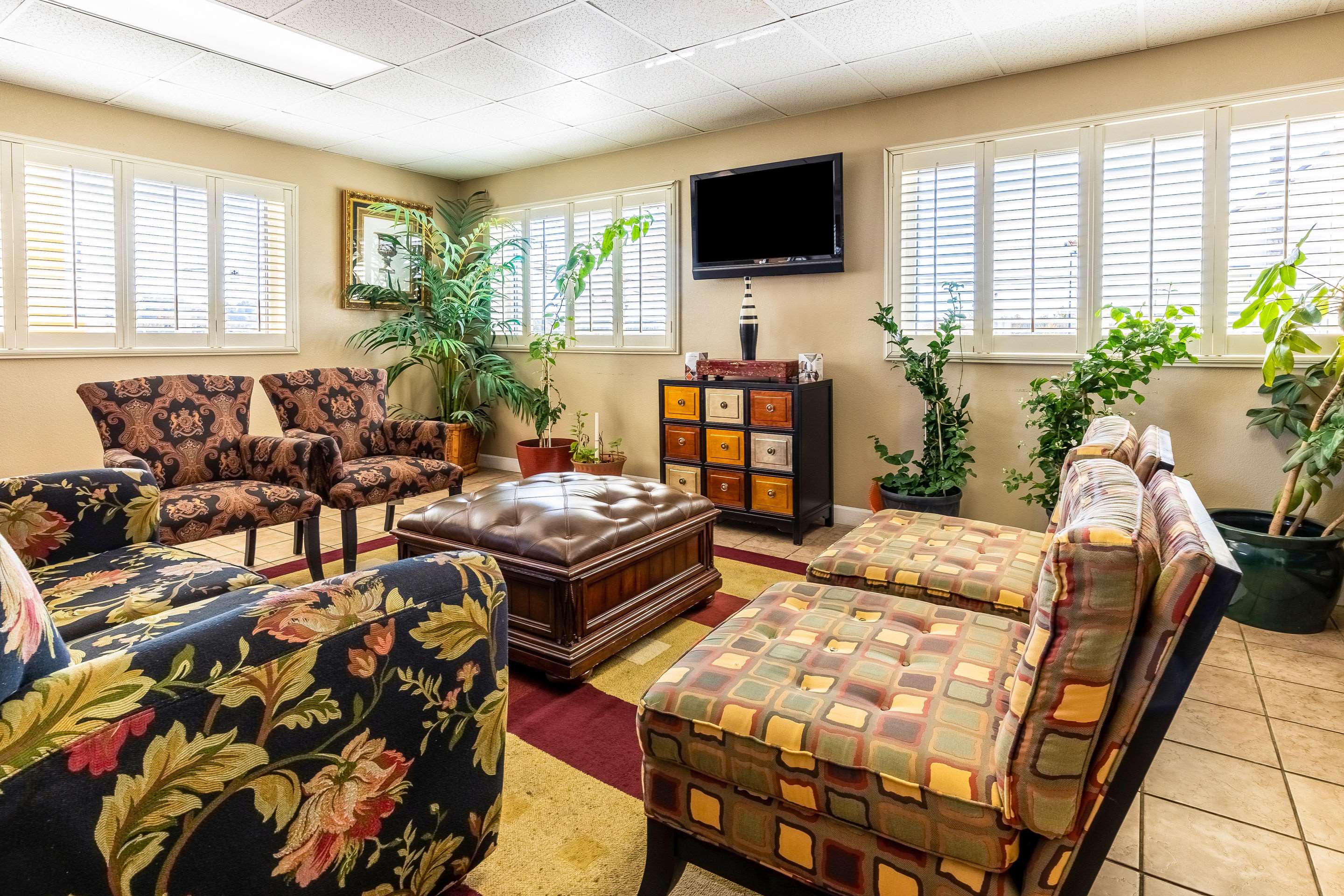 Hotel lobby | Econo Lodge Knoxville