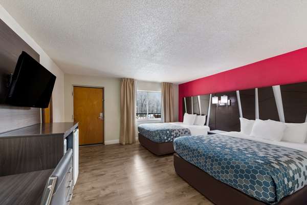 Suite - Econo Lodge Inn & Suites on the River Gatlinburg