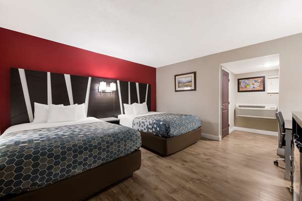  - Econo Lodge Inn & Suites on the River Gatlinburg