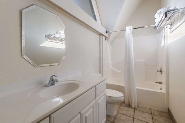 Suite - Econo Lodge Inn & Suites on the River Gatlinburg