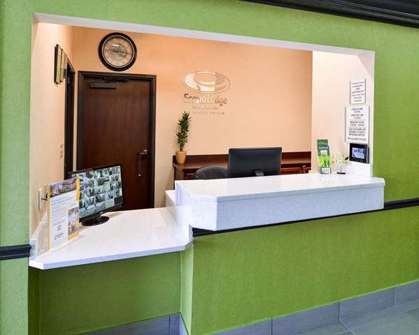  - Econo Lodge Inn & Suites Shelbyville
