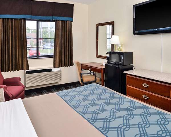  - Econo Lodge Inn & Suites Shelbyville