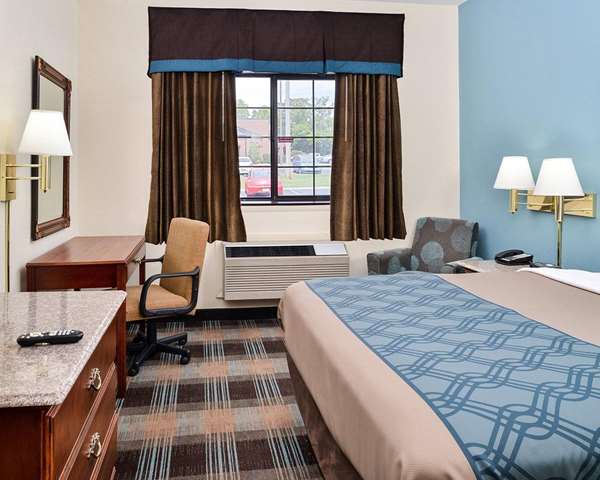  - Econo Lodge Inn & Suites Shelbyville