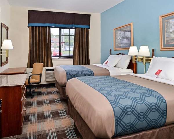  - Econo Lodge Inn & Suites Shelbyville