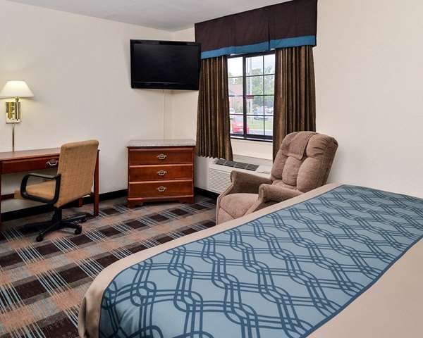  - Econo Lodge Inn & Suites Shelbyville