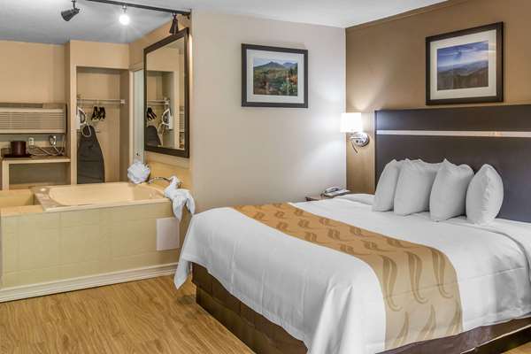 Suite - Quality Inn & Suites Aquarium Gatlinburg