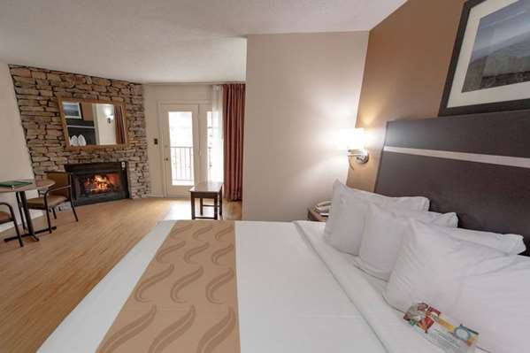 Suite - Quality Inn & Suites Aquarium Gatlinburg