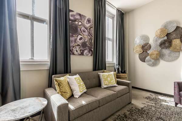 Suite - Hotel Napoleon Downtown Memphis - I-40, Exits 1 & 1A