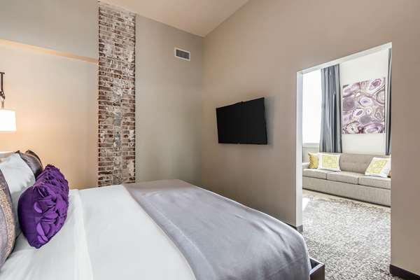 Suite - Hotel Napoleon Downtown Memphis - I-40, Exits 1 & 1A