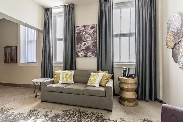 Suite - Hotel Napoleon Downtown Memphis - I-40, Exits 1 & 1A