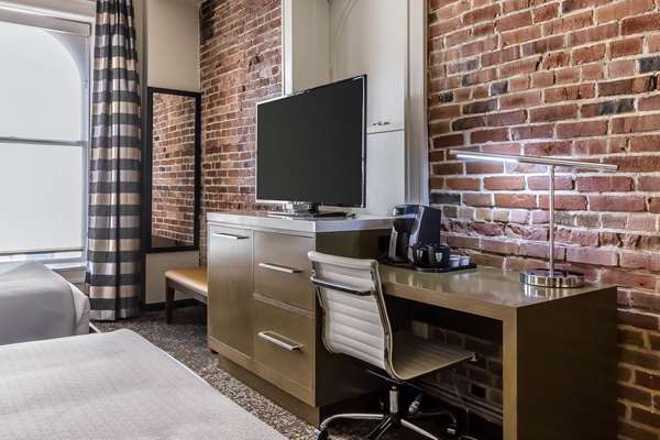  - Hotel Napoleon Downtown Memphis - I-40, Exits 1 & 1A