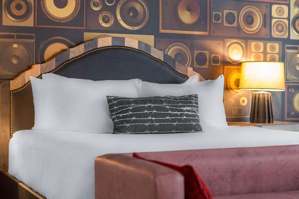  - Cambria Hotel Downtown Nashville - I-40 & I-65, Exit 209