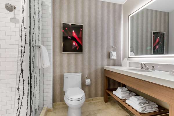  - Cambria Hotel Downtown Nashville - I-40 & I-65, Exit 209