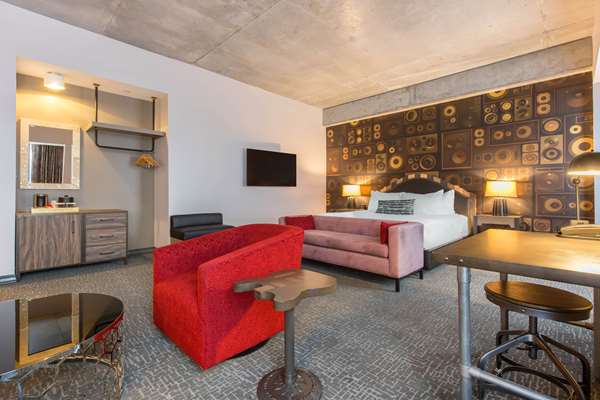 Suite - Cambria Hotel Downtown Nashville - I-40 & I-65, Exit 209