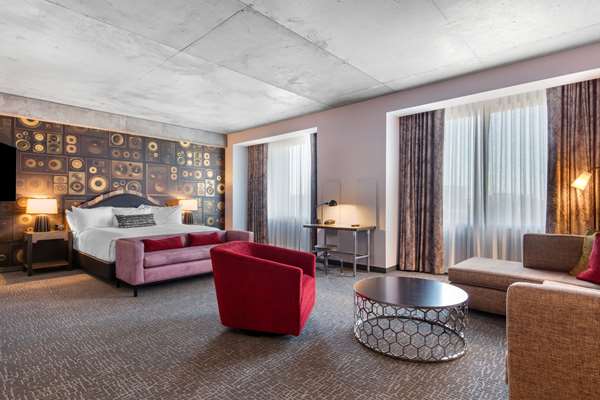 Suite - Cambria Hotel Downtown Nashville - I-40 & I-65, Exit 209