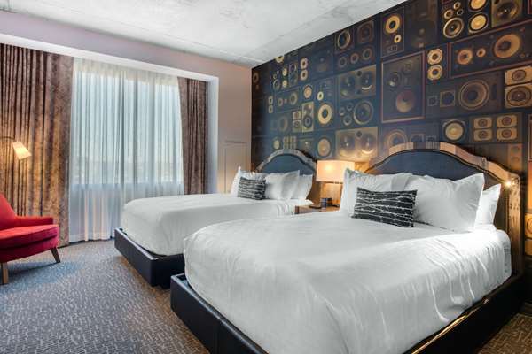  - Cambria Hotel Downtown Nashville - I-40 & I-65, Exit 209