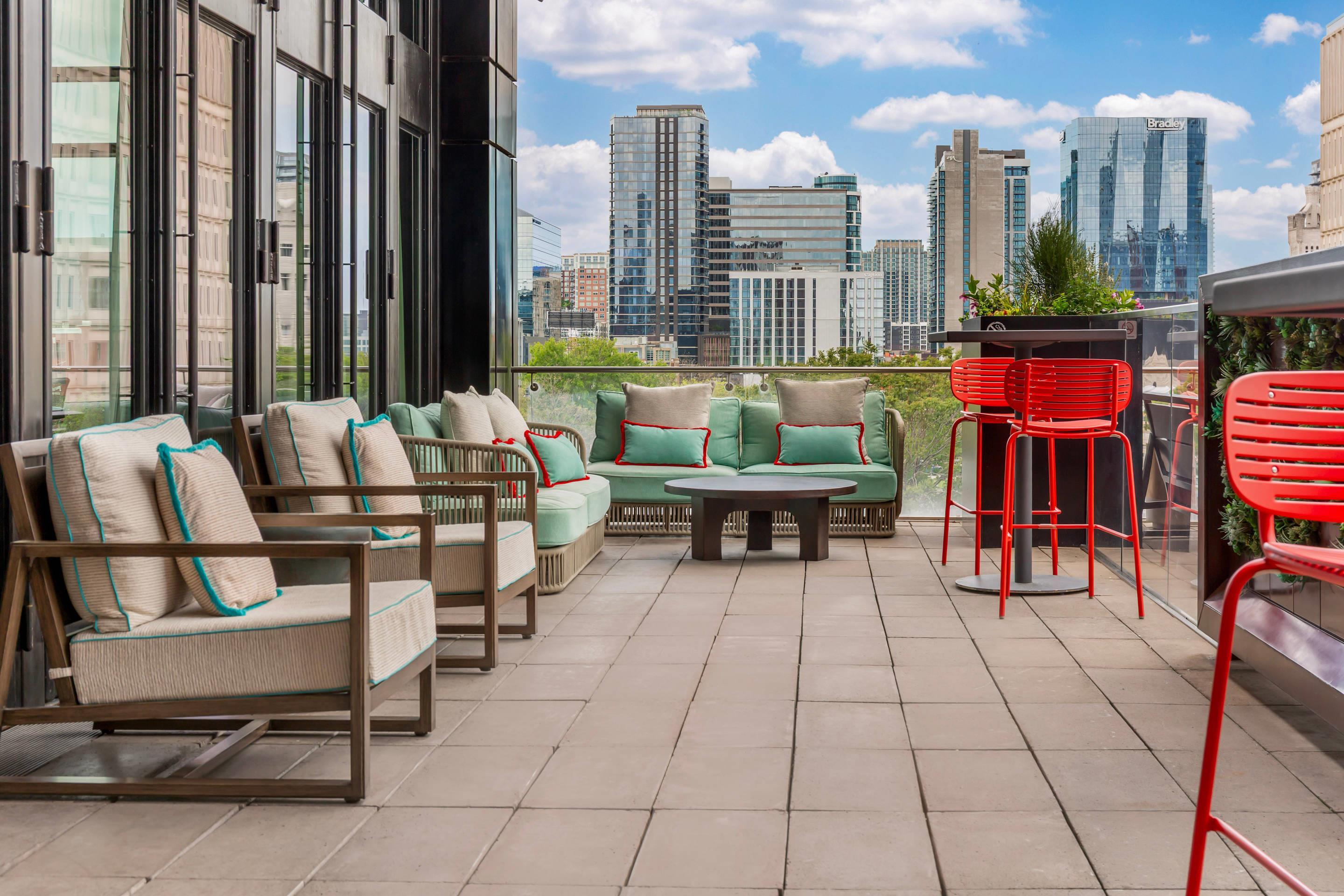 Relax on the sundeck | Cambria Hotel Nashville Downtown