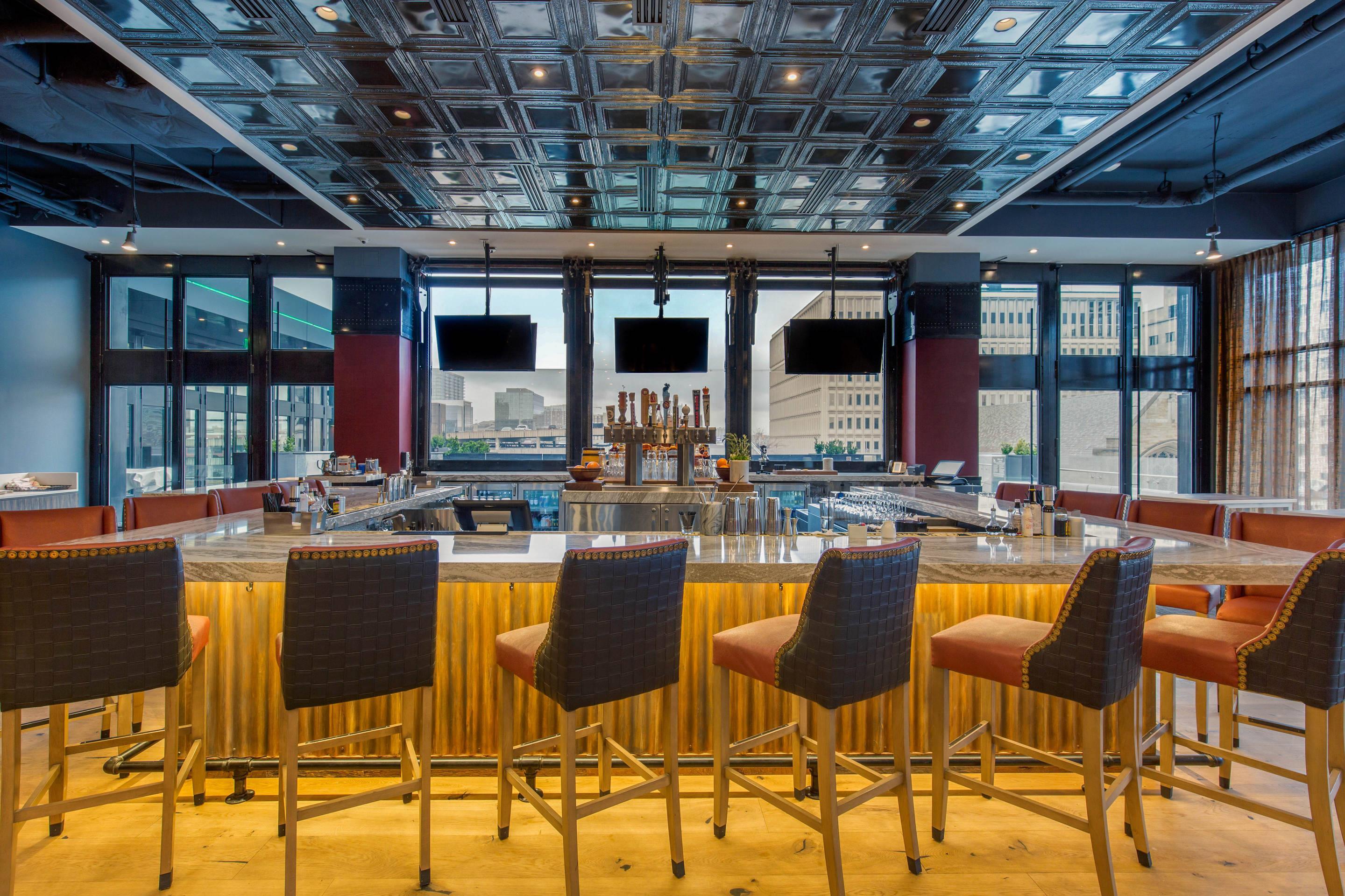 Hotel bar | Cambria Hotel Nashville Downtown