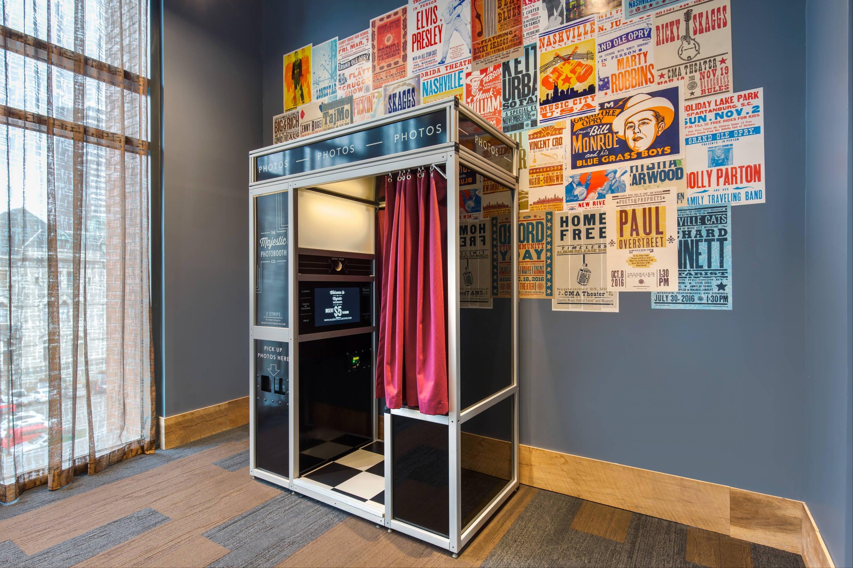 Hotel bar | Cambria Hotel Nashville Downtown