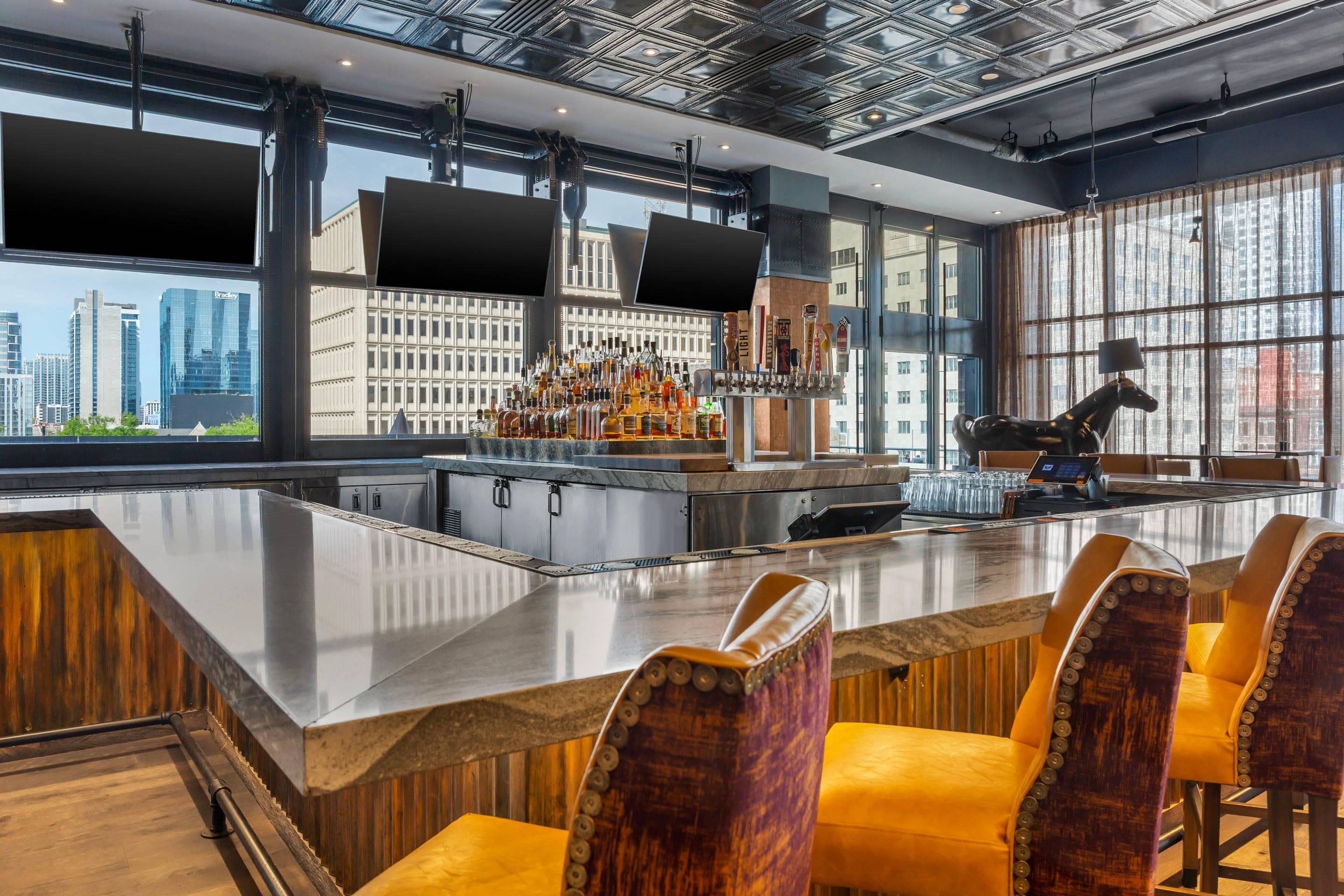 Hotel bar | Cambria Hotel Nashville Downtown