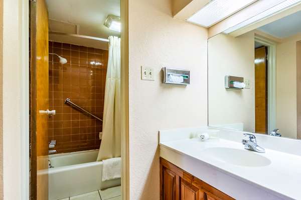  - Econo Lodge Lake City