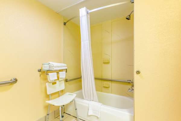  - Econo Lodge Lake City