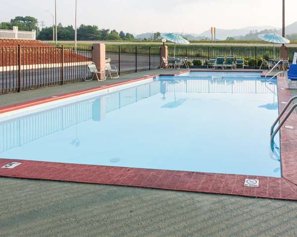 Pool - Econo Lodge Lake City