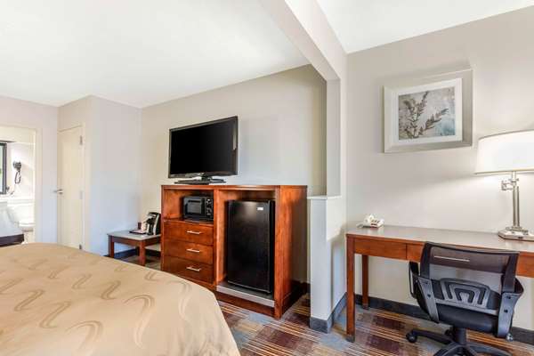  - Quality Inn Airport Memphis - I-240, Exit 24