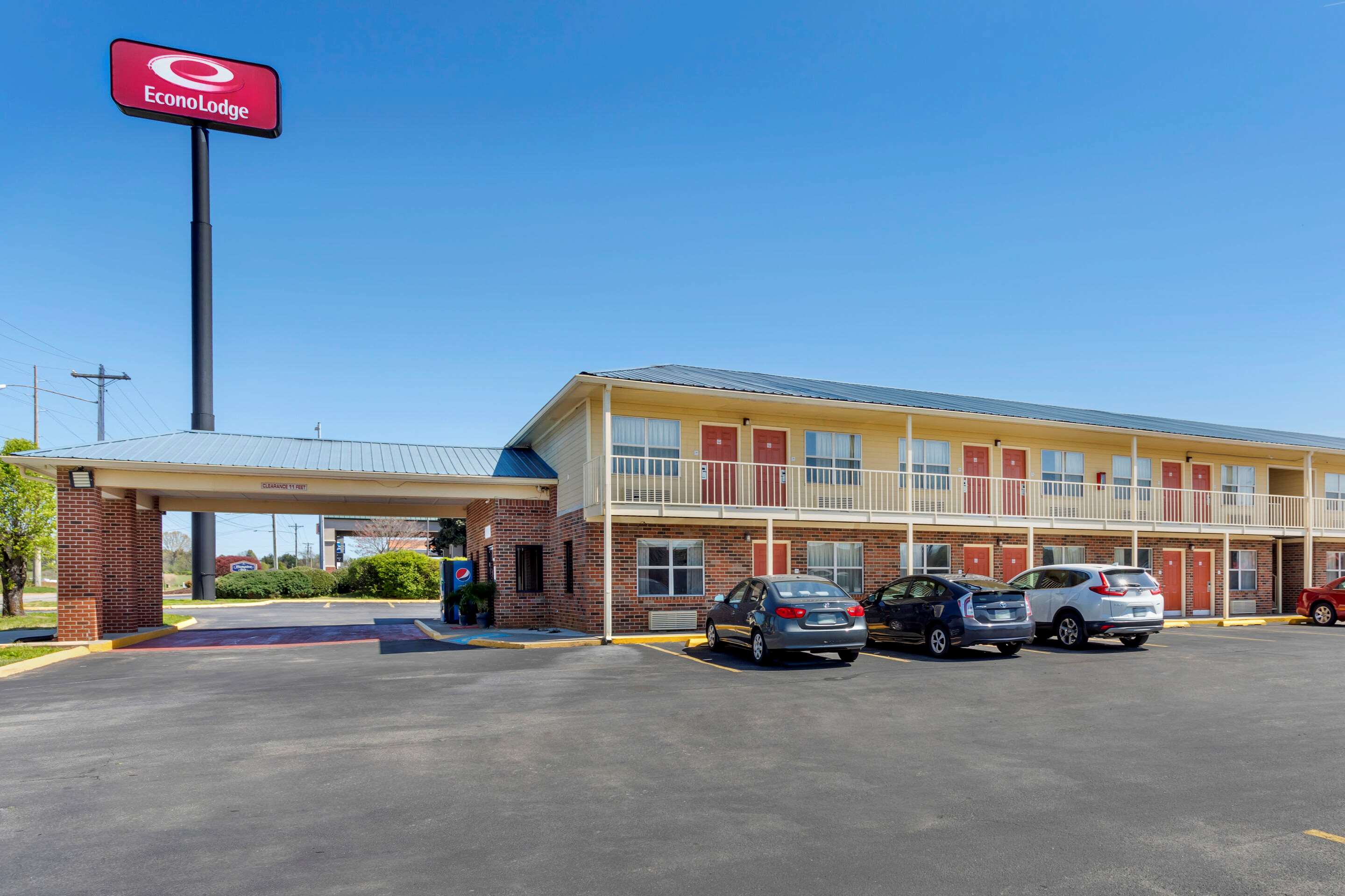 Hotel exterior | Econo Lodge - Athens