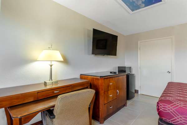  - Econo Lodge Athens - I-75, Exit 49