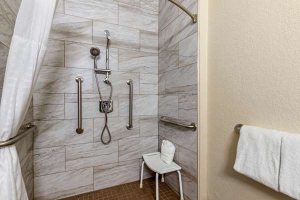  - Comfort Suites Airport North San Antonio