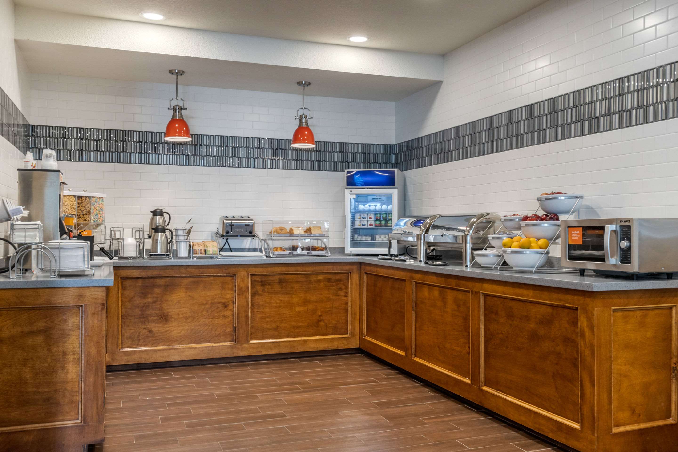 Breakfast area | Comfort Suites San Antonio Airport North