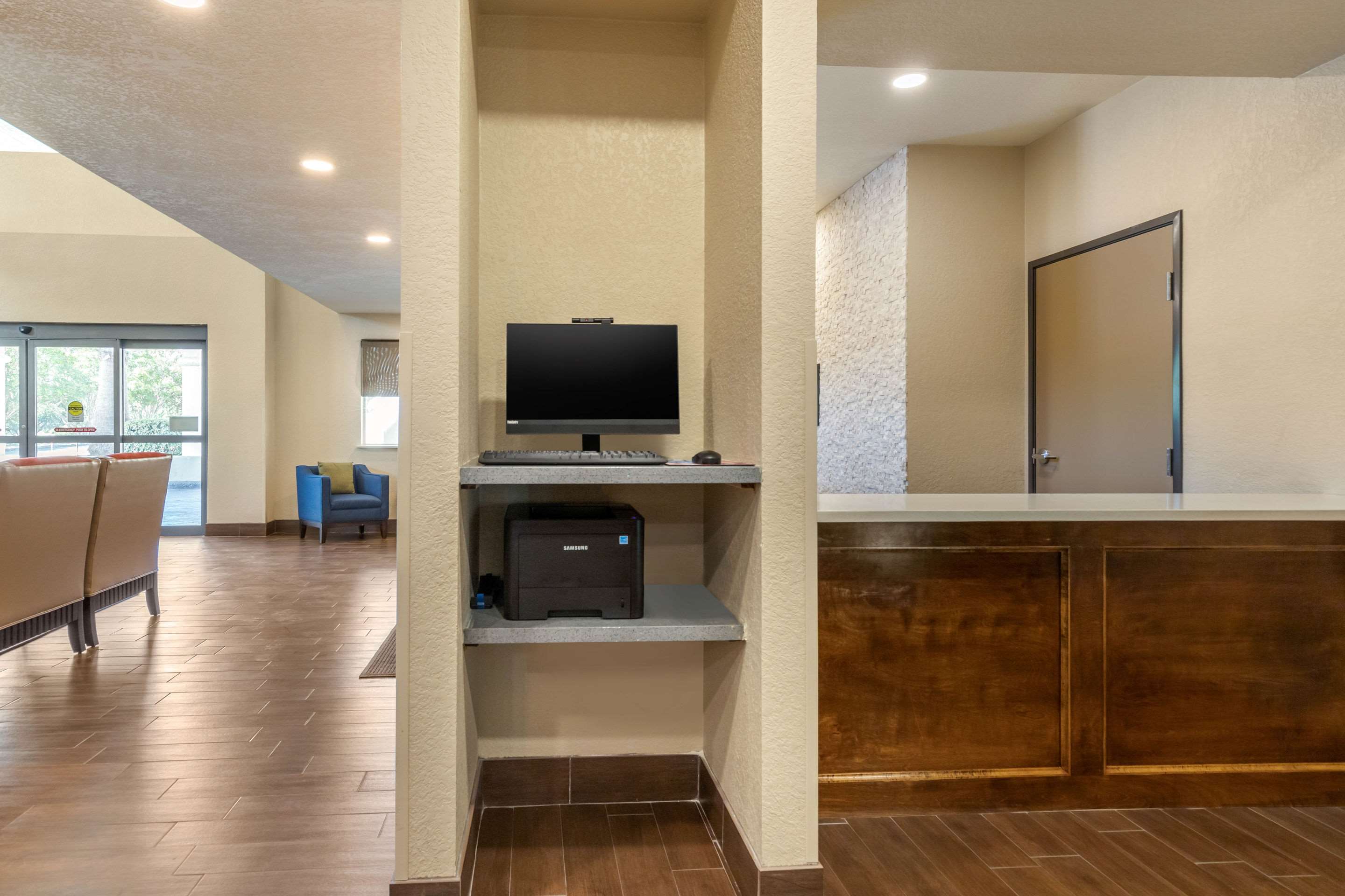 Business center | Comfort Suites San Antonio Airport North