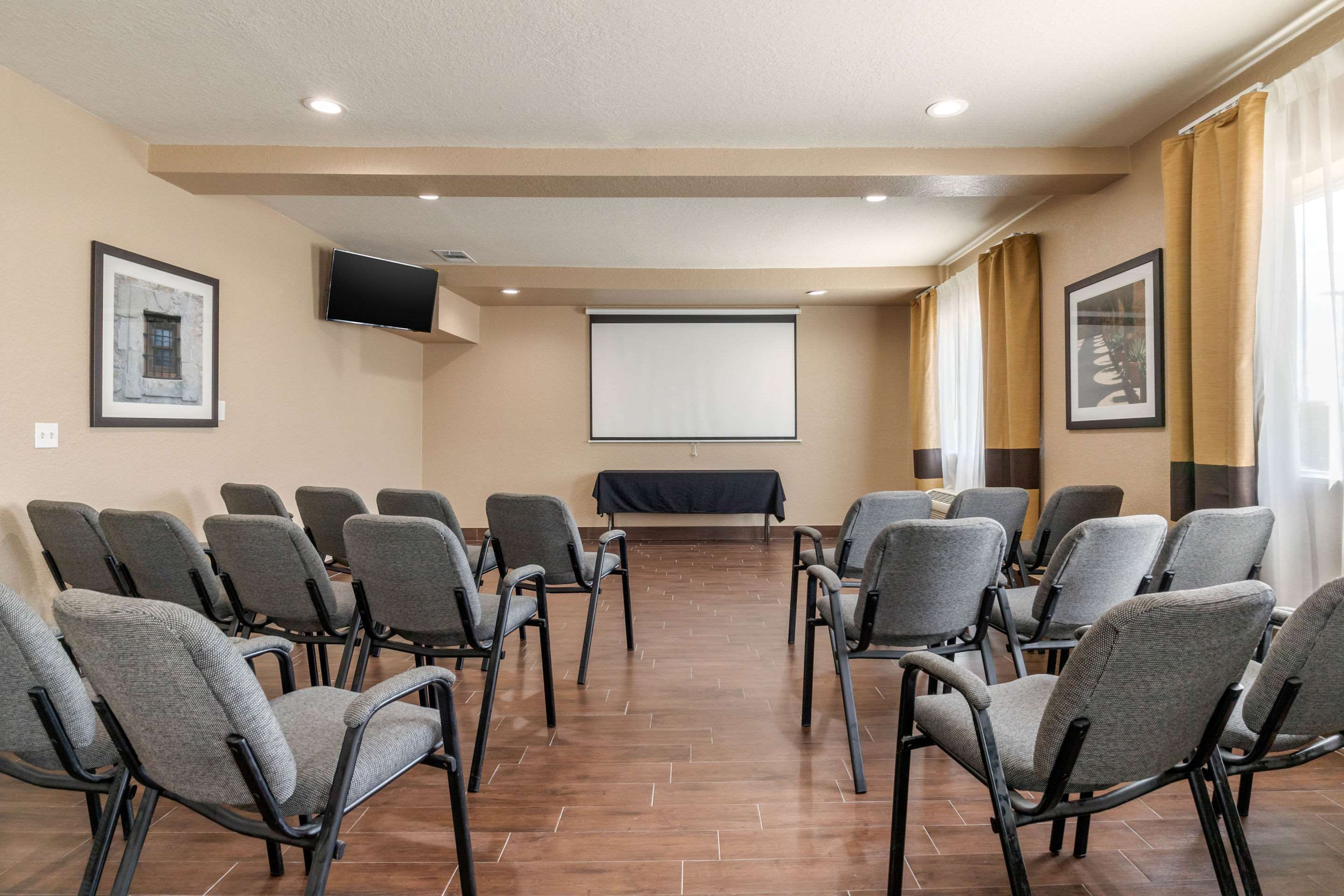 Meeting room | Comfort Suites San Antonio Airport North