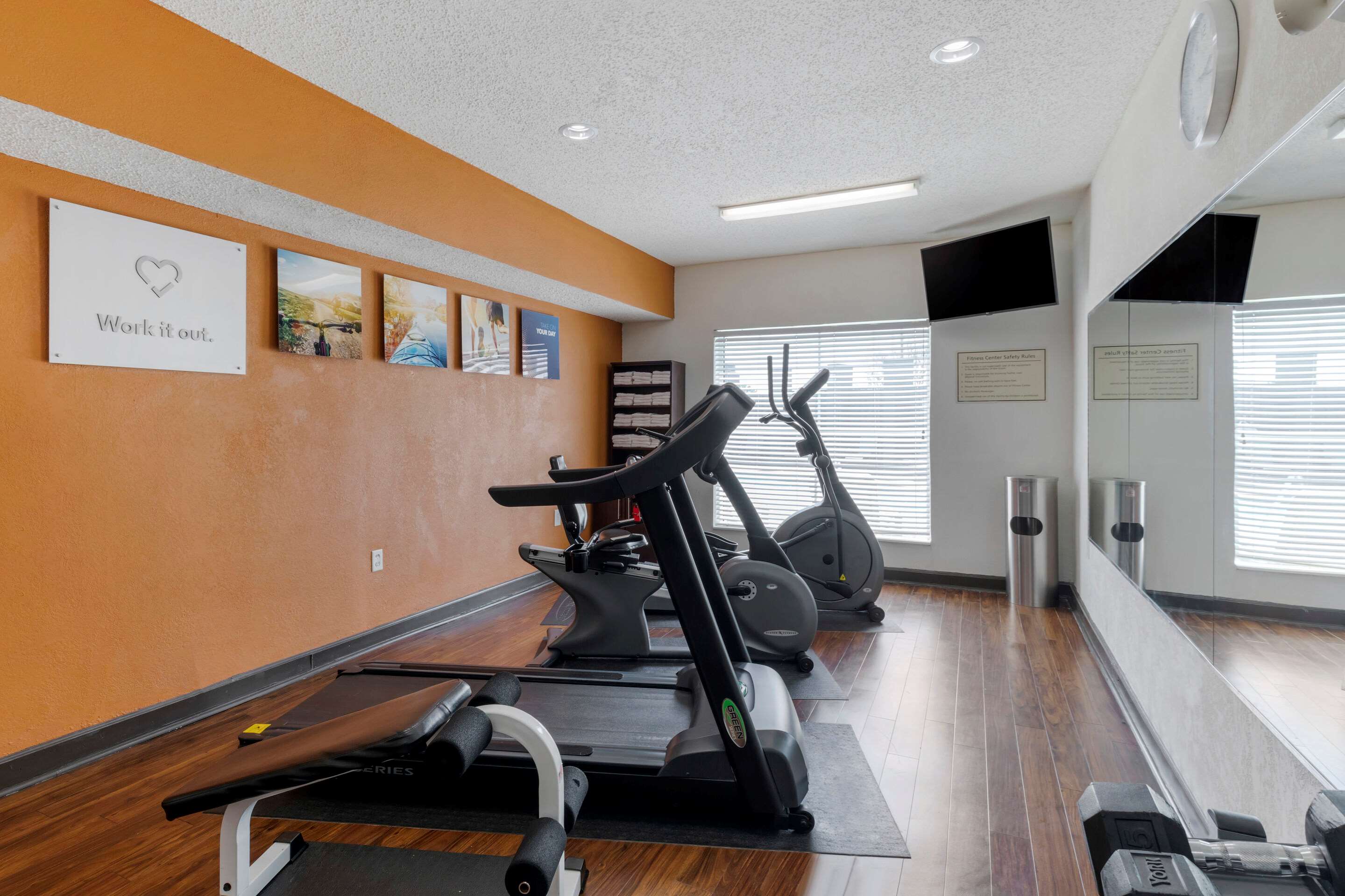 Exercise room | Comfort Suites DFW Airport
