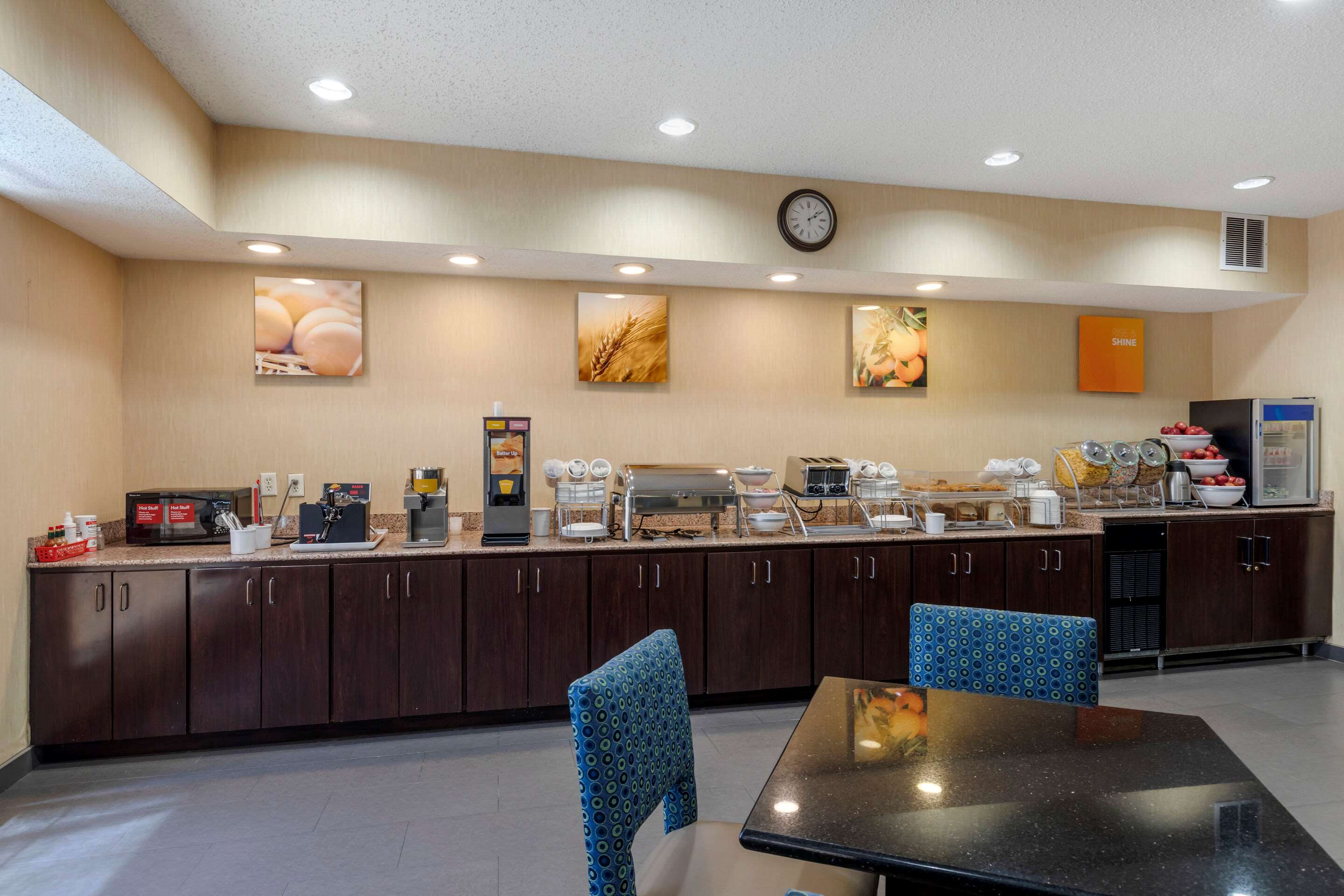 Breakfast counter | Comfort Suites DFW Airport