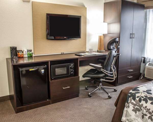  - Sleep Inn Six Flags Arlington - I-30, Exits 29 & 30