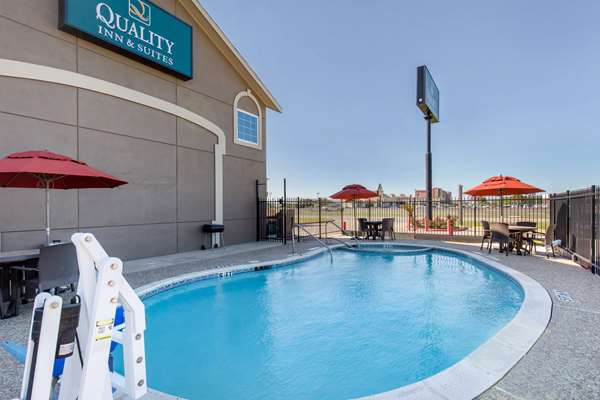 Pool - Quality Inn & Suites Port Arthur