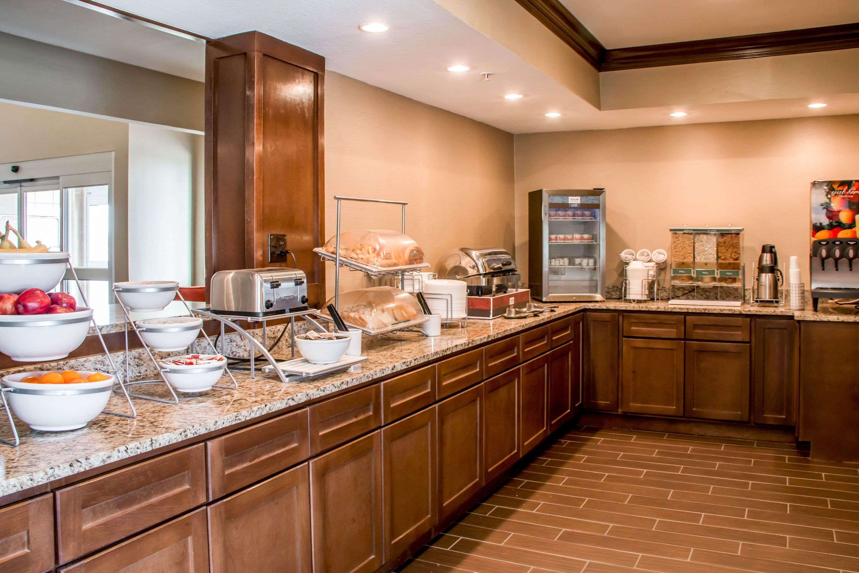 Breakfast counter