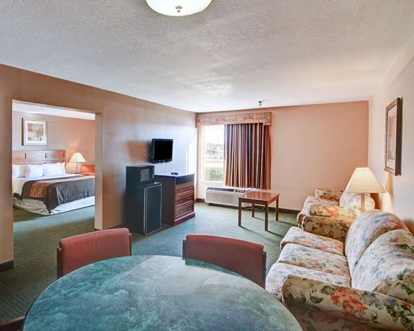 Suite - Quality Inn Forest Hill - I-20, Exit 440B