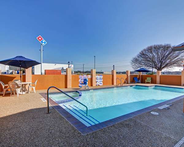 Pool - Quality Inn Forest Hill - I-20, Exit 440B